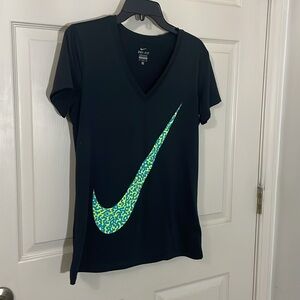 Nike Women's Black Dri-fit V Neck Short Sleeve Size Medium